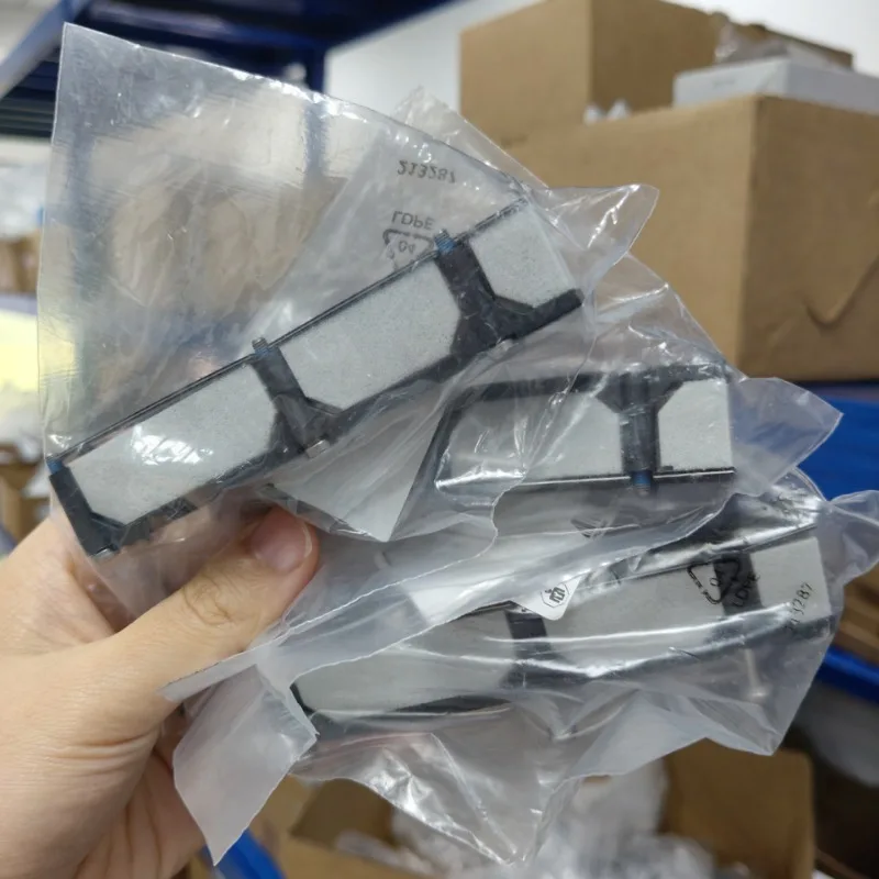 

Parts for FESTO Festo Pressure Reducing Plate VMPA1-HS 567805 VMPA1-FB-SPU