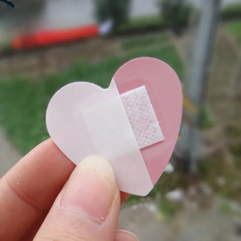 20pcs/lot Cute Heart Adhesive Plasters Bandage Non-woven Fabrics Band Aid Waterproof Wound Strips Dressing Patches Tape Sticking