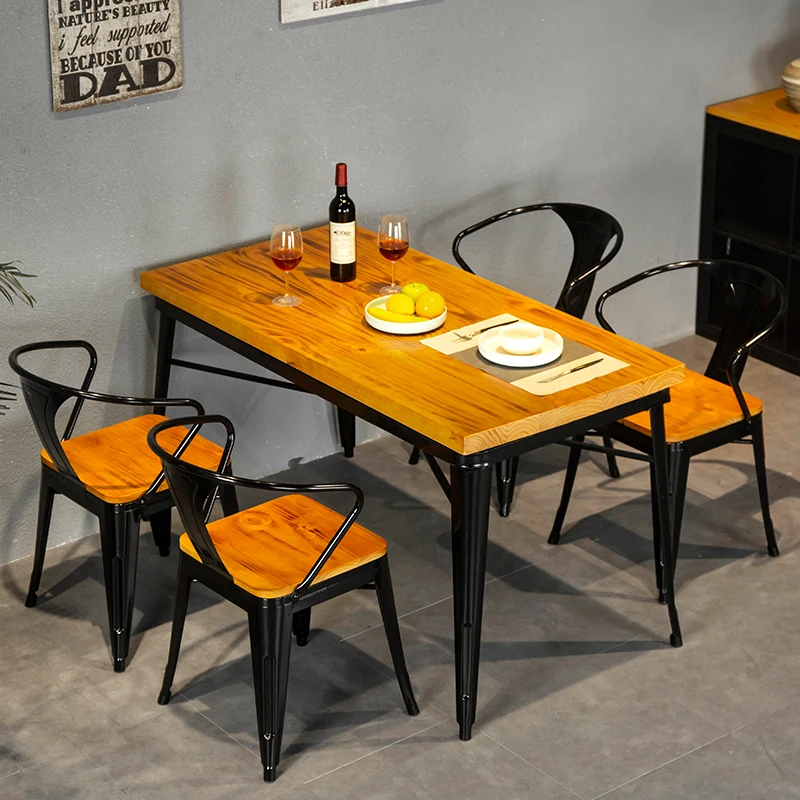 Ensemble de table à manger et chaise avec cadre en métal, restaurant moderne