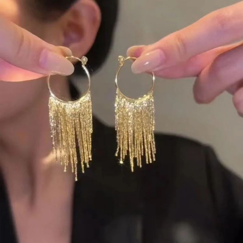 

Long Tassel Hoop Earrings Elegant Versatile Circle Earrings for Women Round Face Slimming High-end Niche Design New Ear Accessor