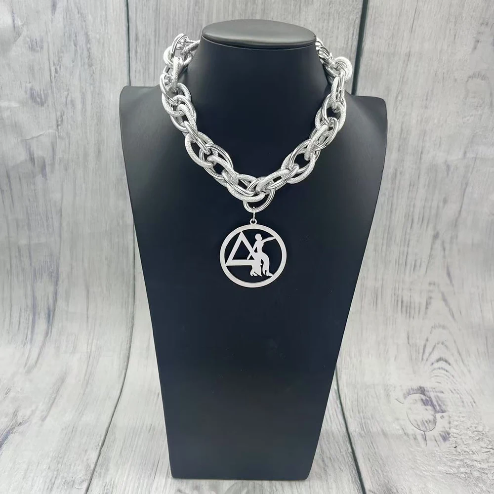 2025 تصميم جديد نادي نسائي مخصص الأخوات حفلة هدية دلتا اليونانية شعار قلادة قلادة