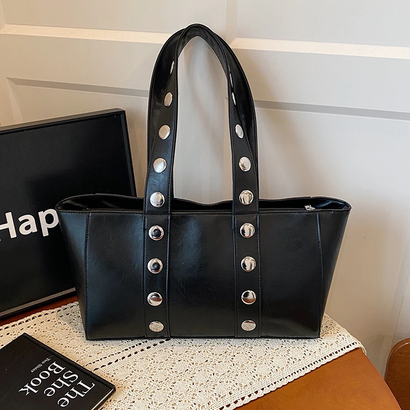 Black Tote European and American style personality Commute Bag Rivet Design PU Leather Shoulder Bag Large Capacity bolsa feminin