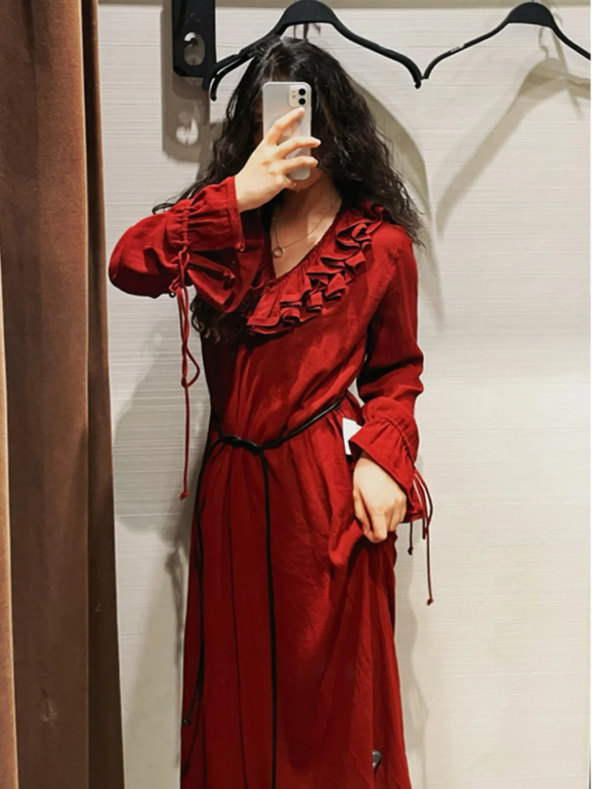 

Красное длинное платье с V-образным вырезом и плиссированной талией, осенне-зимнее, высококачественное, элегантное, женское, модное, А-силуэт