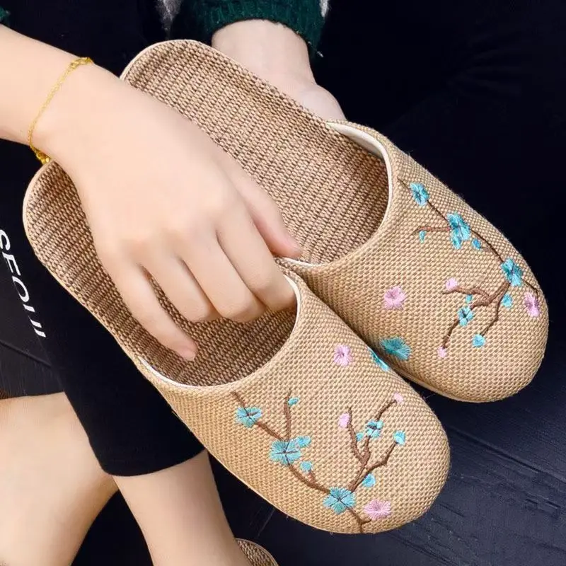 Summer Linen Slippers Women Fashion Embroidery Home Light  Sweat Breathable Comfortable Floor Slippers