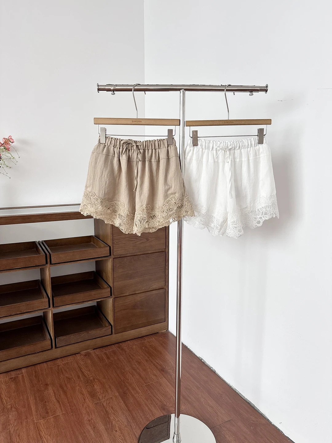 White Lace Trim Linen Shorts Women's Summer New Small Size Outdoor Wear Thin Lyocell Wide Leg Pants High Waist Pure Color