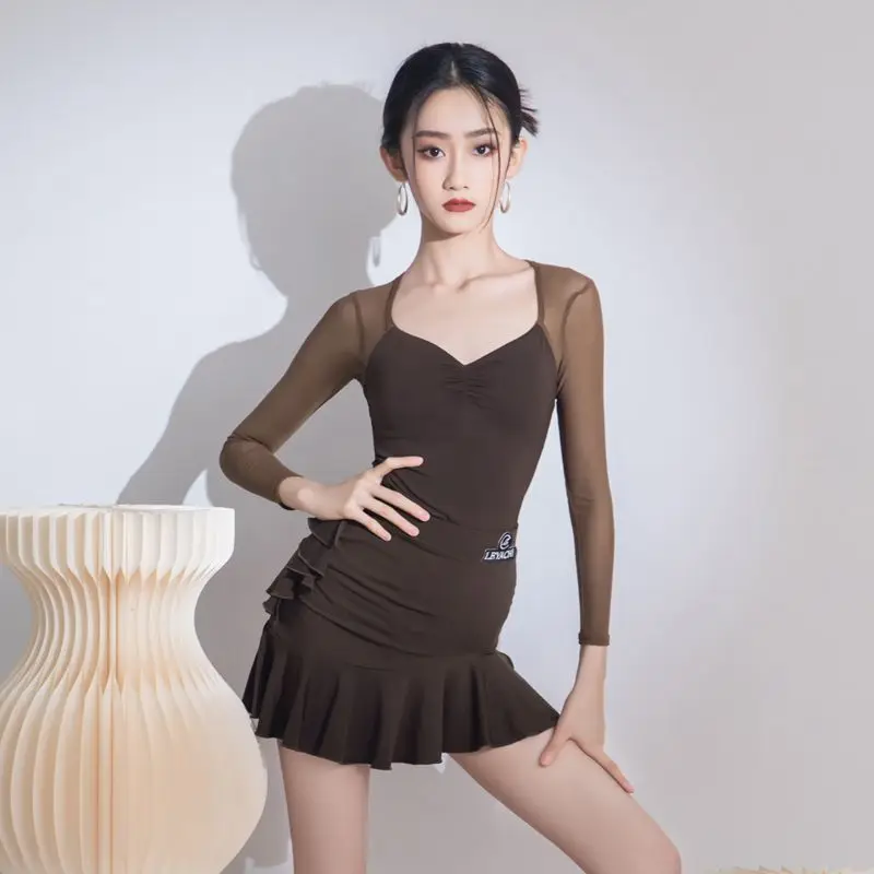 costume-latin-haut-de-gamme-personnalise-pour-femmes-et-filles-adultes-avec-une-jupe-a-franges-de-style-de-performance-sophistiquee-et-sophistiquee