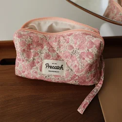 Small floral canvas handbag artistic style girls 'makeup bag, travel portable storage bag Korean style washing bag cosmetic bag