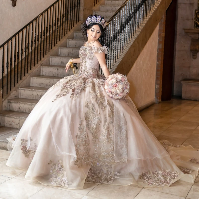 

Champagne Shiny Ball Gown Quinceanera Dresses Applique Flower Beading Crystal Tull Corset Off Shoulder Sweet 16 Dress Vestidos