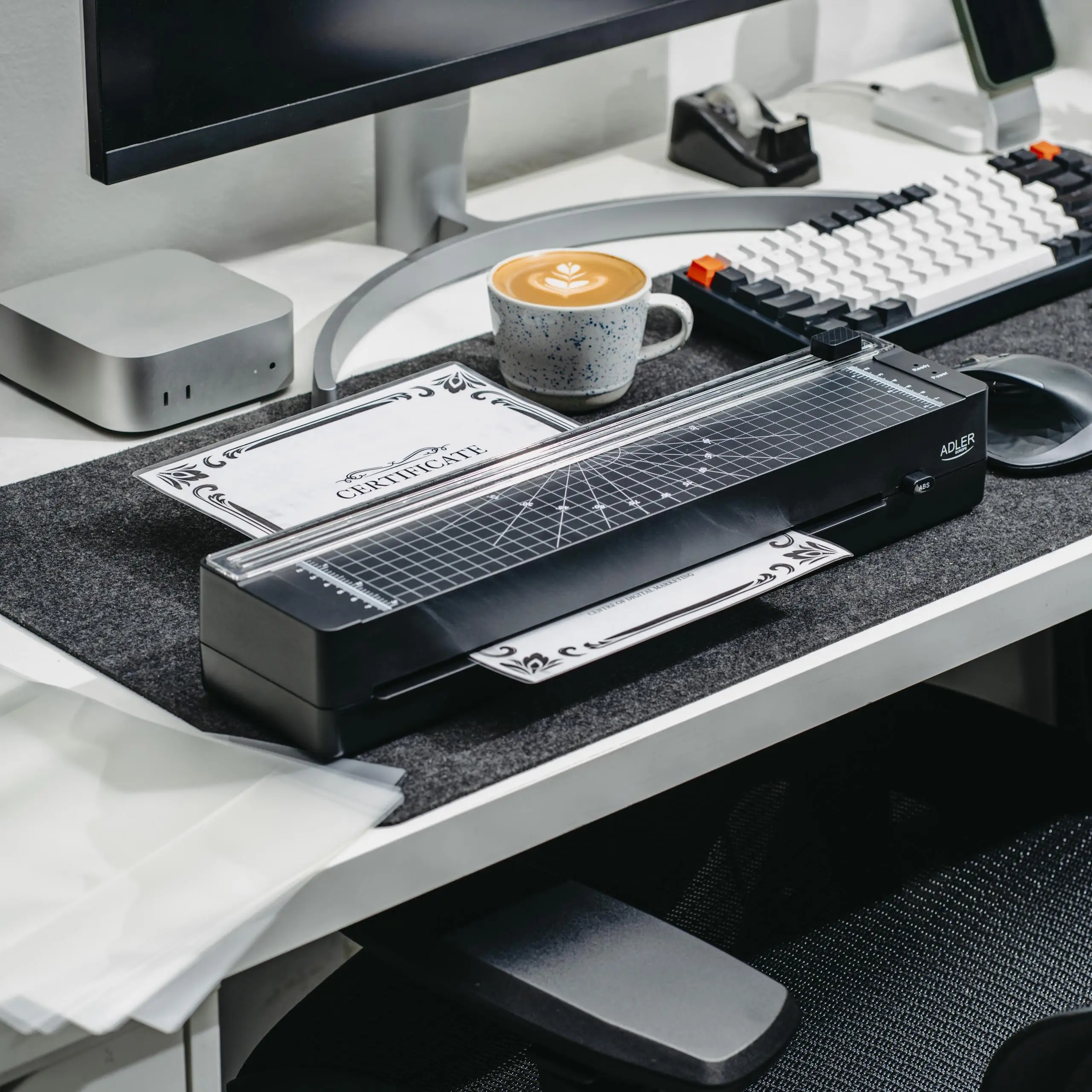 ماكينة تغليف سوداء مقاس A3/A4 مع ماكينة تشذيب وتصفيح سريع وآمن، مجموعة أدوات تشغيل نظام مضاد للخبز كاملة