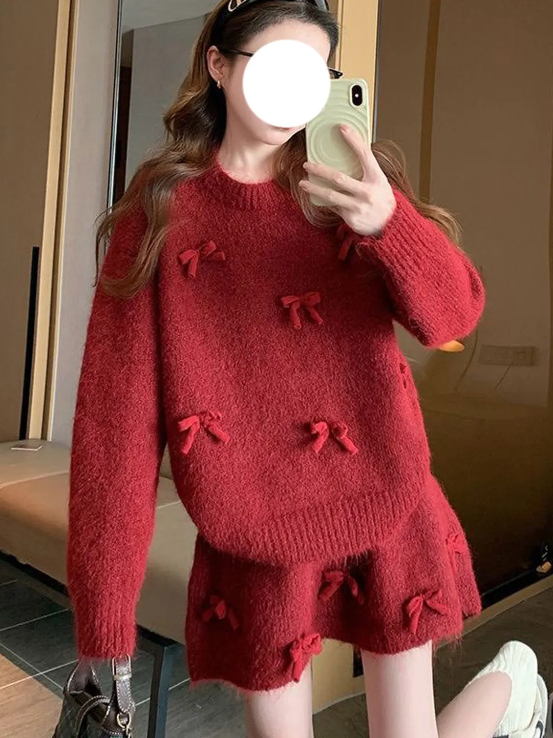 

Корейский зимний комплект: женский вязаный свитер с объемной вышивкой и короткая юбка с узлом, комплект из двух предметов