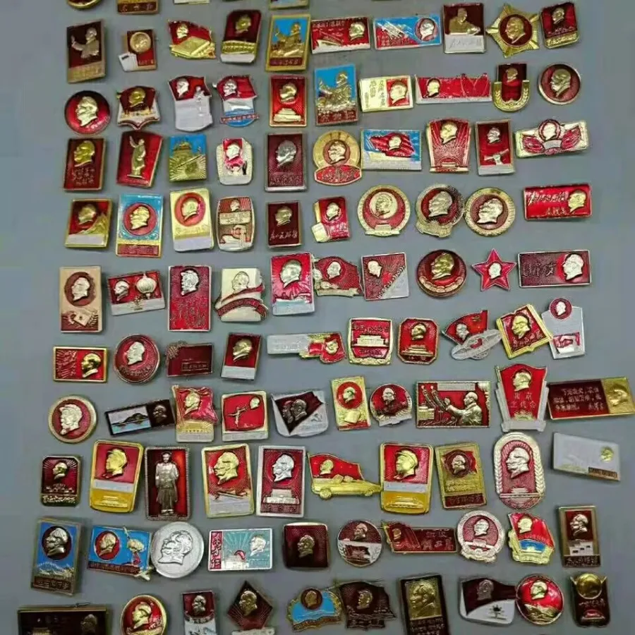 

120Pcs/set Collectibles Chairman Mao's Badges Commemorative Album Commemorative Badges Medals Collectible Gifts