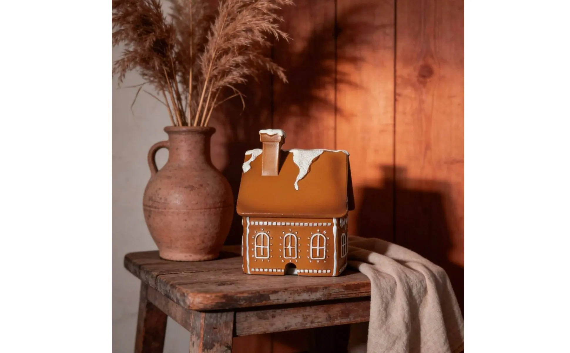 Holiday Cottage Aroma Holder Festive Gift Gingerbread House Aroma Burner Christmas Cabin Censer Detailed Craftsmanship Holiday Cottage Aroma Holder Festive Gift Gingerbread House Aroma Burner Christmas Cabin Censer Detailed Craftsmanship
