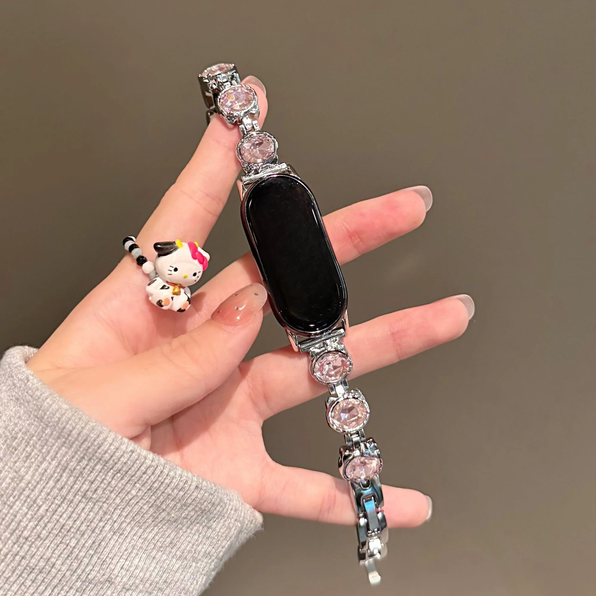 

Ремешок-цепочка со сверкающими бриллиантами подходит для Xiaomi Band 8Pro/9Pro, для Mi Band 3/4/5/6/7,8/8NFC/9NFC/10/10NFC, для часов Redmi