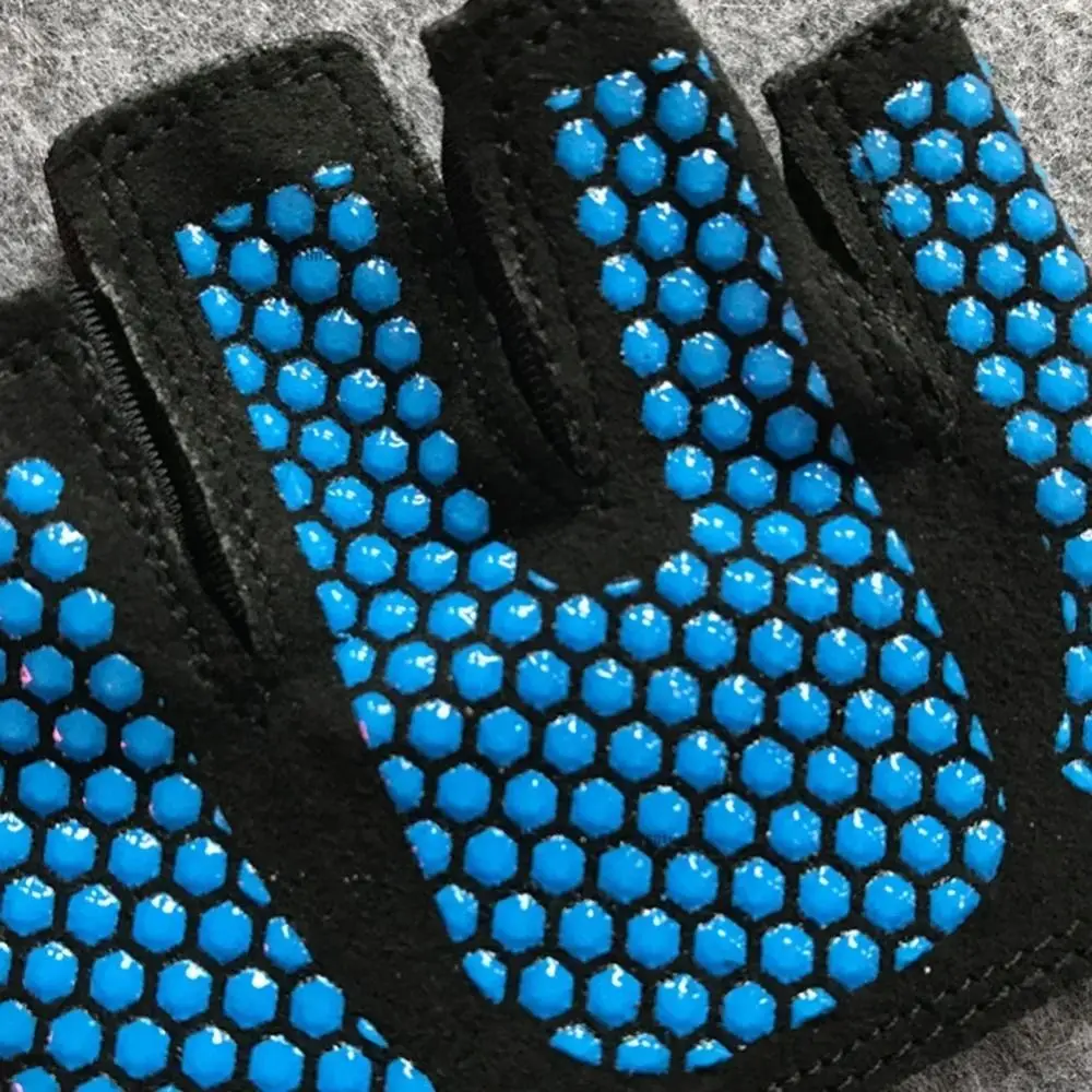 1 pair Breathable Gym Half Finger Gloves Anti-lost Anti-slip Cycling Gloves Palm Guards Silicone Fitness Gloves Women