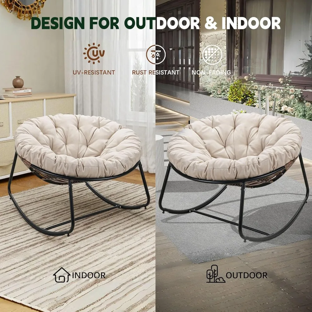 Sedia a dondolo Papasan imbottita beige oversize con struttura nera e sedia a uovo in vimini per lounge