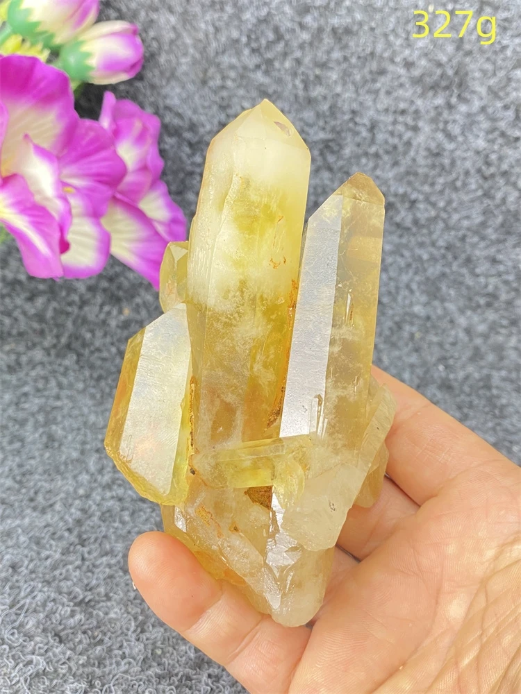 Brazil's natural yellow crystal specimens, the implication of high-quality love, the original cutting-edge home decoration ornam