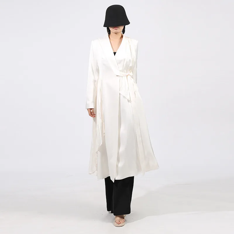 معطف SuperAen بلون سادة وأكمام طويلة لخريف 2025 معطف جديد بخصر برباط علوي للنساء