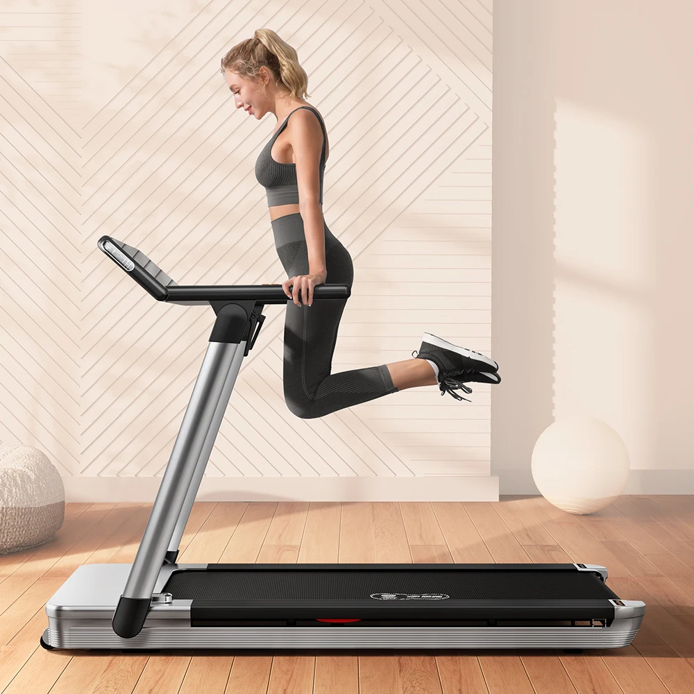مشاية كهربائية 123x46 سنتيمتر منطقة الجري موتور تيار مباشر آلة مشاية قابلة للطي مع FIT APP OEM مصنع مشاية كهربائية
