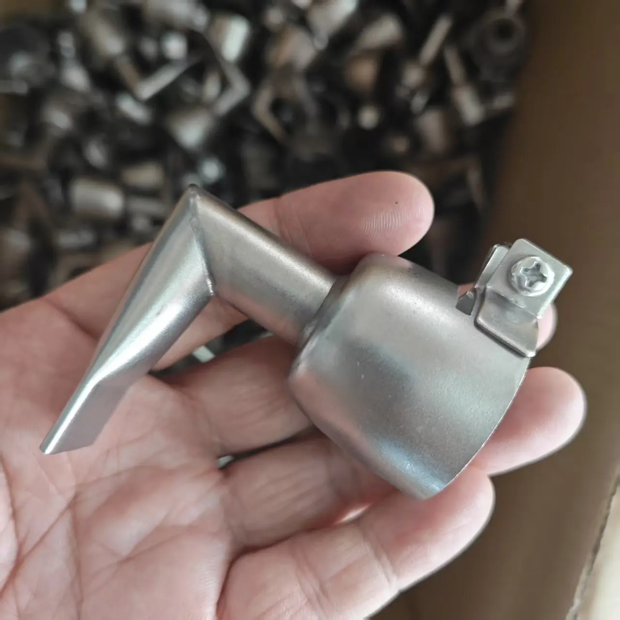 Angled Nozzle with 90 Degrees 20mm Nozzle for Hot Air Membrane Welding Guns Welder Tip Plastic Welding Accessories
