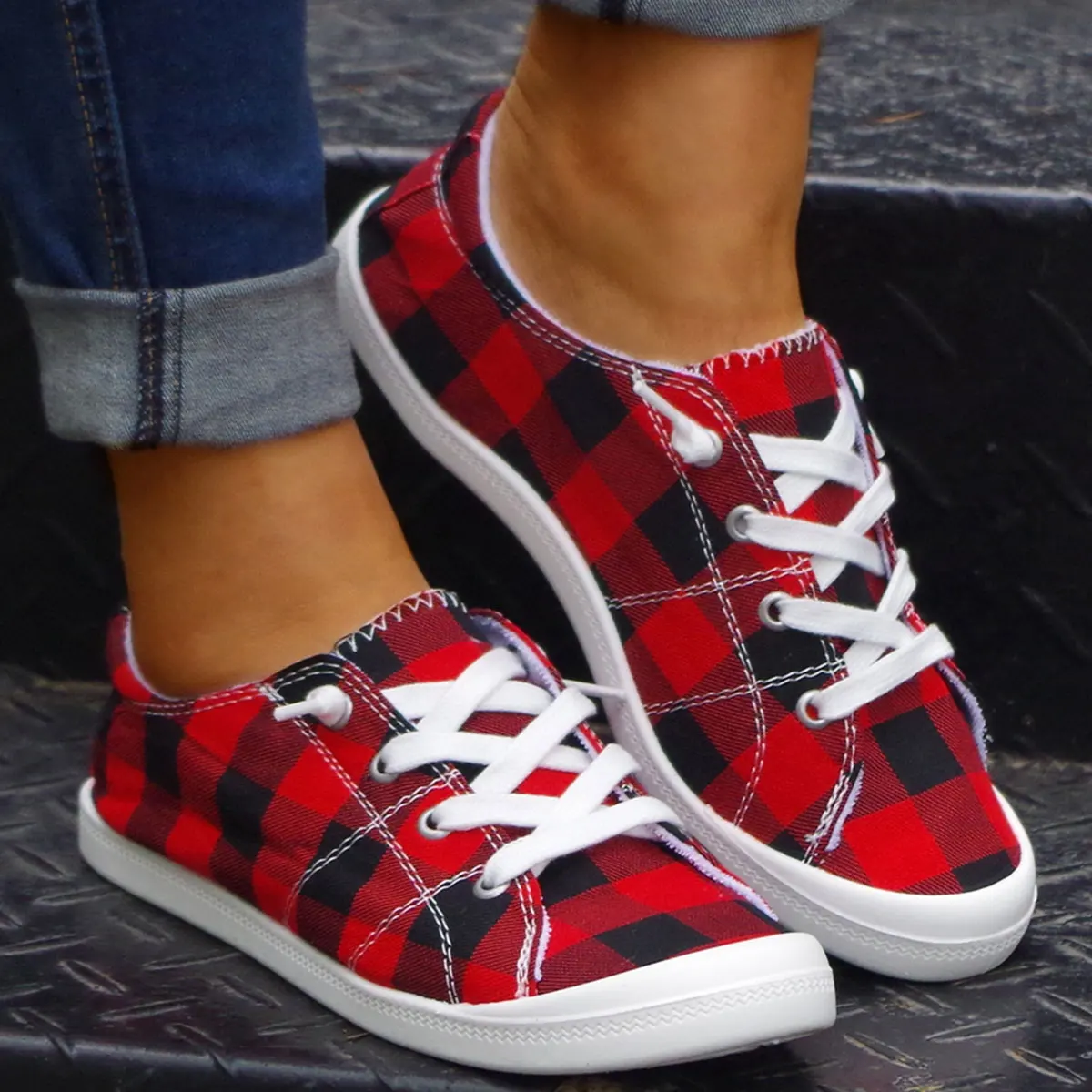 Women's Christmas New Fashion Red and Black Plaid Casual Cloth Shoes, Large Size Women's Shoes