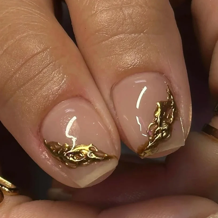 24Pcs 3D Gilded Irregular Lava French Brown Flowers Delicate Short Square False Nails Wearable Fake Nails Tip Art Press on Nails