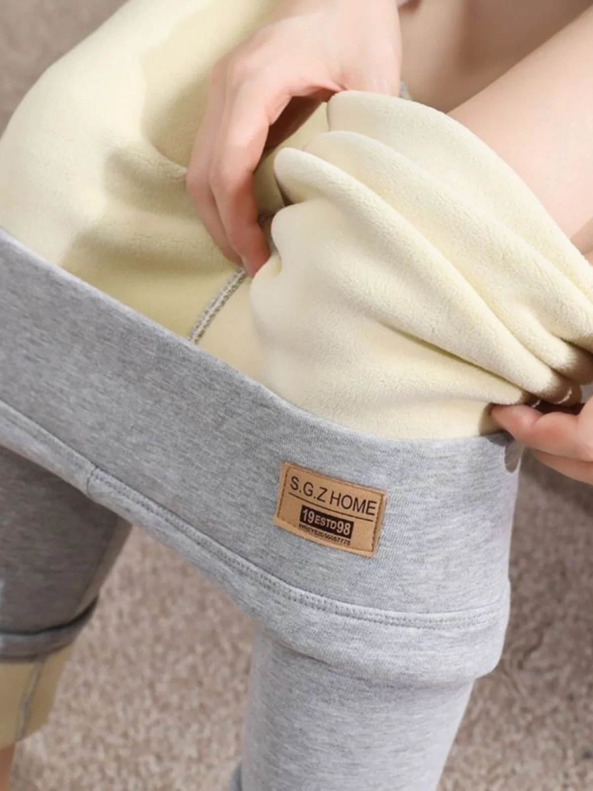 Fashionable plus Size Women's Fleece Lined Thickened Base Layer Pants High Waist Long Trousers Casual High Waist Bottoming Pants