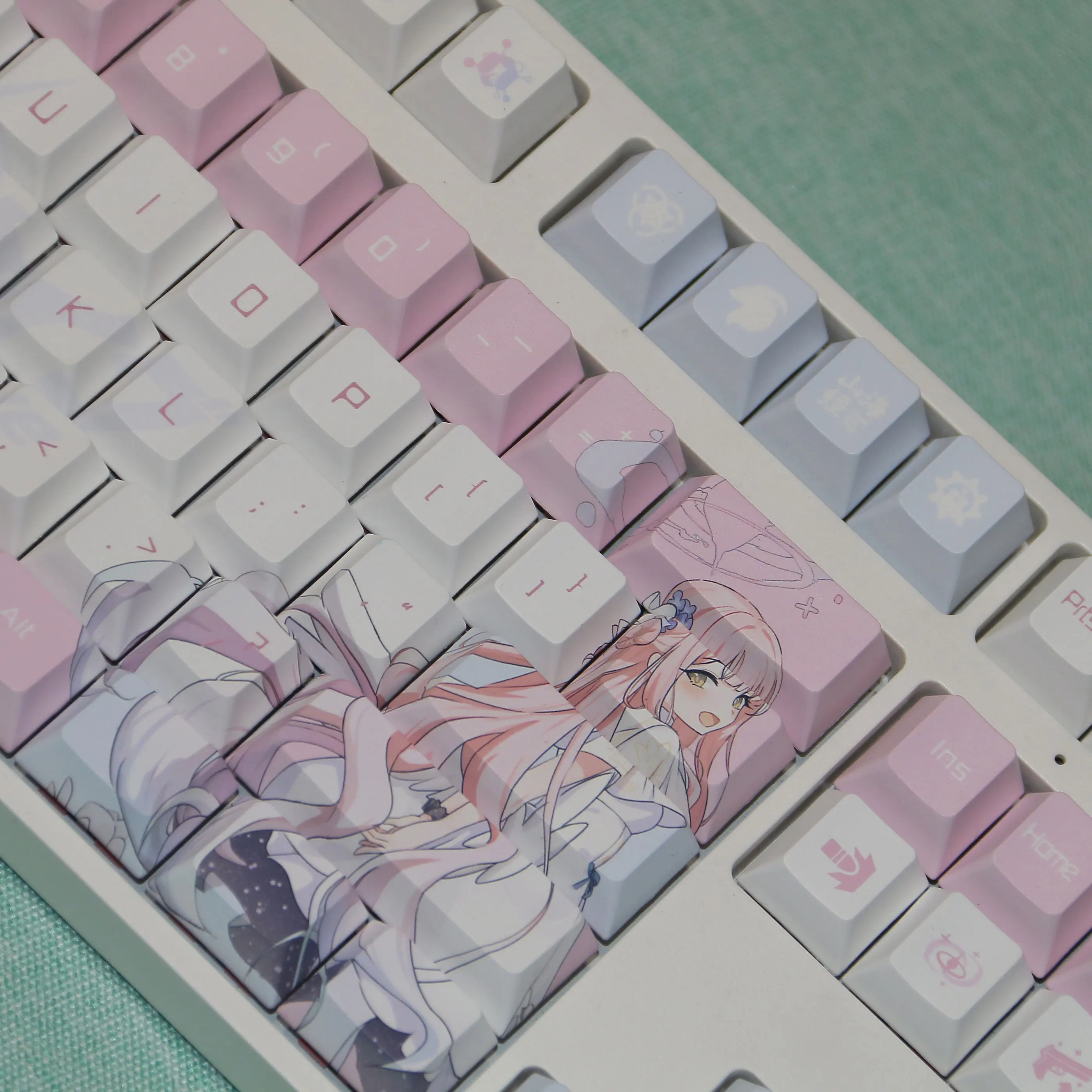 Game Blue Archive Mika Misono Pink PBT Tastenkappen Cosplay Requisiten Achse Seite gravierte mechanische Tastenkappen Gaming Tischzubehör – Detail 4