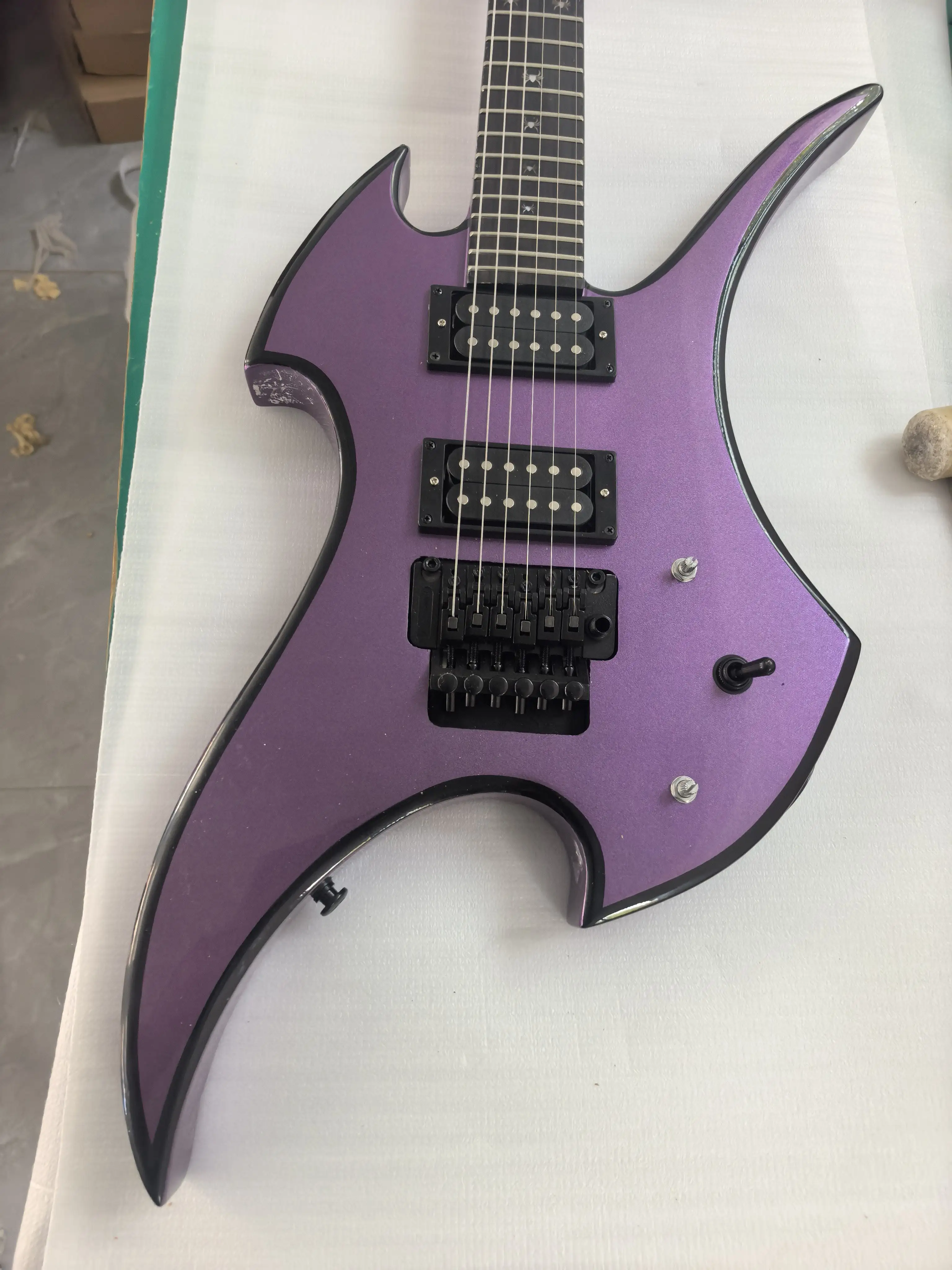 6 String Purple Electric Guitar Mahogany Body Maple Neck Rosewood Fingerboard Dual Humbuckers Double Locking Tremolo Bridge