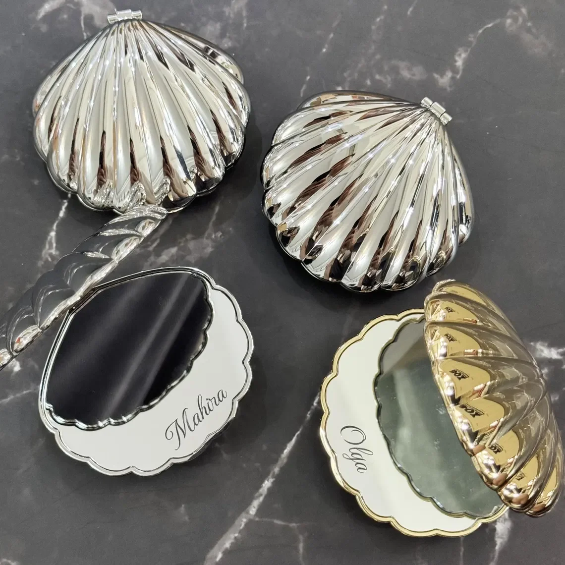 Personalisierter Muschel-Kompaktspiegel, Taschenspiegel, elegantes Party-Accessoire für Strandhochzeiten, schönes Geschenk für Brautjungfern