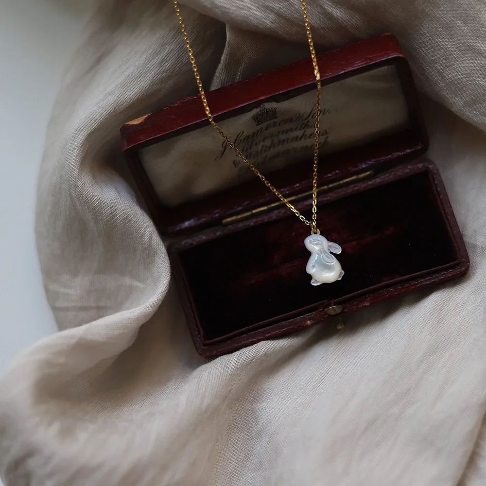 

Titanium Moon Rabbit Necklace Simple Elegant Rabbit Pendant Necklace Exquisite Rabbit Shape White Shell Rabbit Necklace Gift