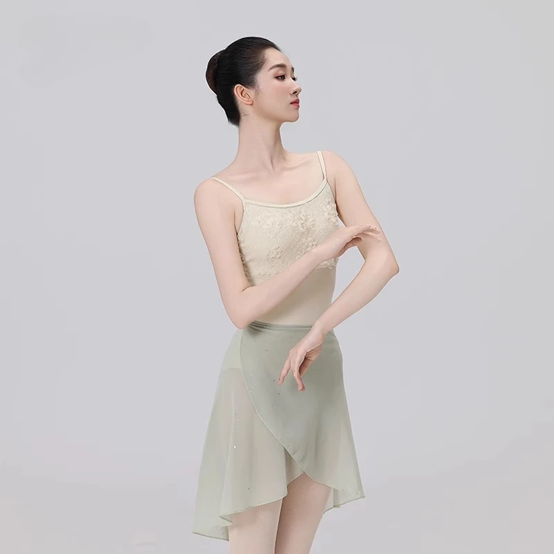 

Professional Ballet Leotard Straps Dance Practice Bodysuit Gymnastic Costume with Lace Flower for Exam Base Training Elegant