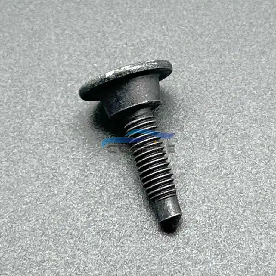 1pc for Audi Q3 VW Bora Sagitar magotan superb skoda Front and Rear Bumper Screw Bolt