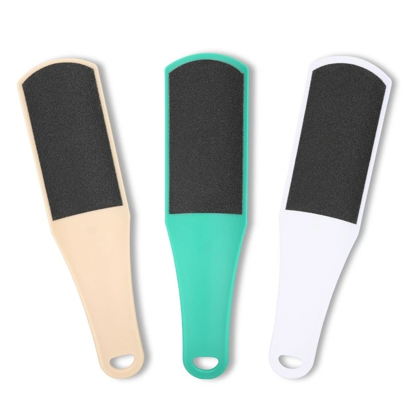 ที่ขัดเท้าแบบโค้งสองด้านสำหรับมืออาชีพ เครื่องมือขจัดผิวหนังที่ตายแล้ว ที่ขูดเท้า ที่ขัดเท้าพลาสติกสำหรับใช้ในบ้าน อุปกรณ์ดูแลเท้า