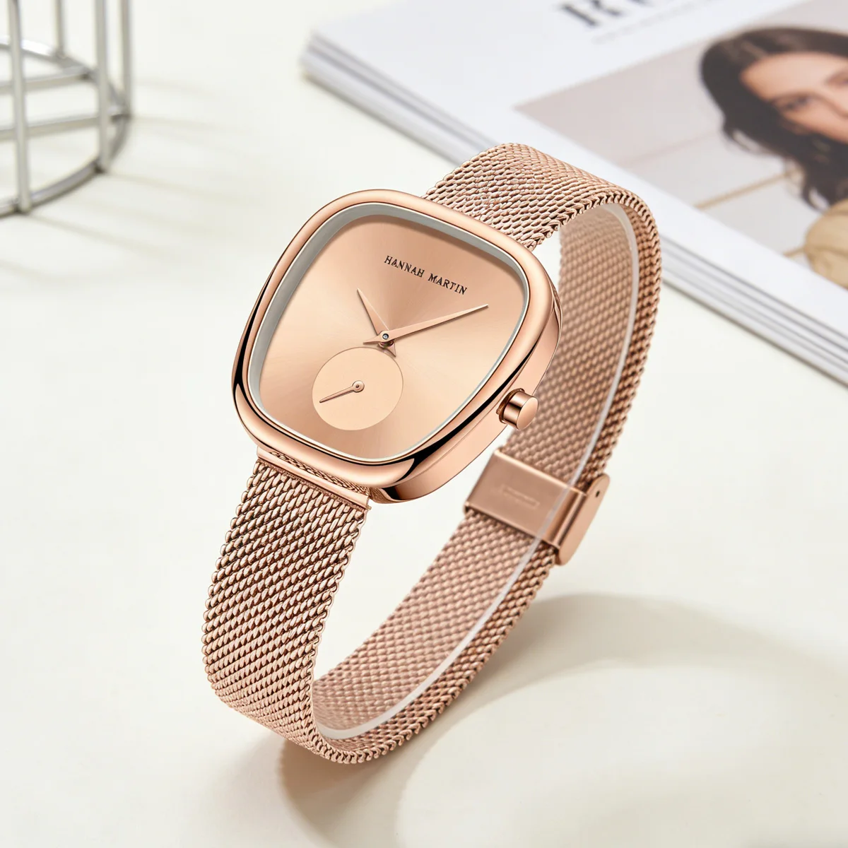 Rose Gold Women Watch 30 * 34mm Oval Case Fashionable Simple Dial Stainless Steel Mesh Original Movement Quartz Watch for Women