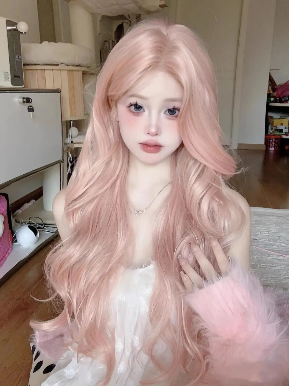 

Wig woman rose rose pink long hair divided in eight figure bangs big waves long