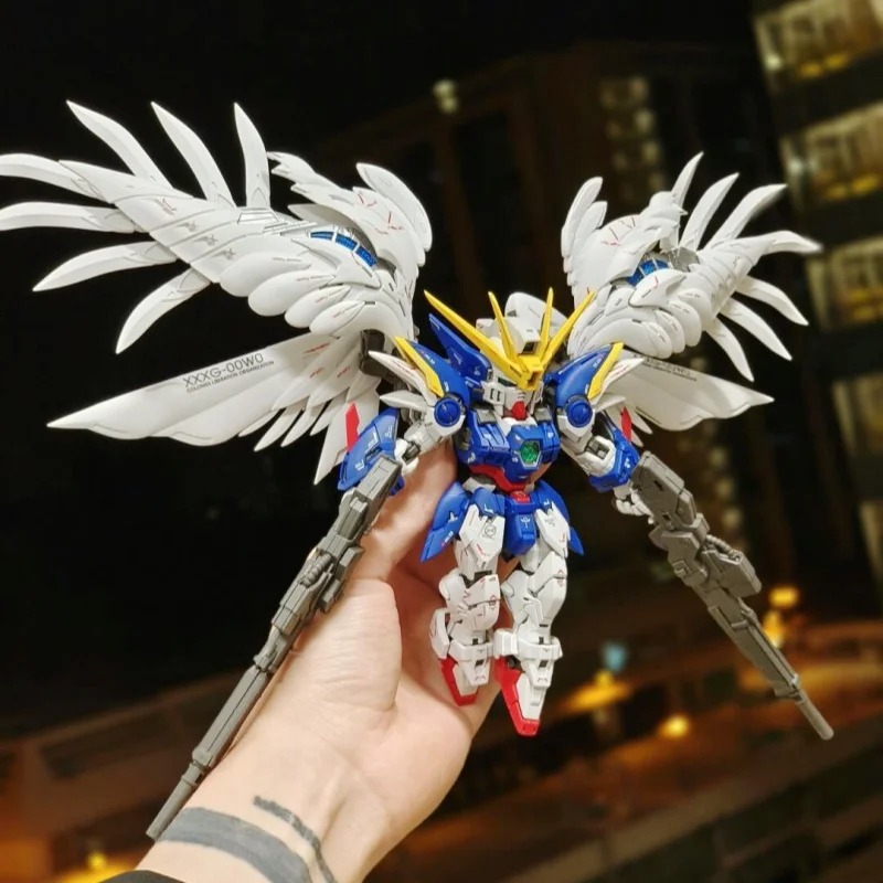 Disponibile Wing Zero Ew Angel Shape Mech Kit modello di assemblaggio Action Figure Decorazione desktop Doll Boy Toy Regalo di compleanno a sorpresa