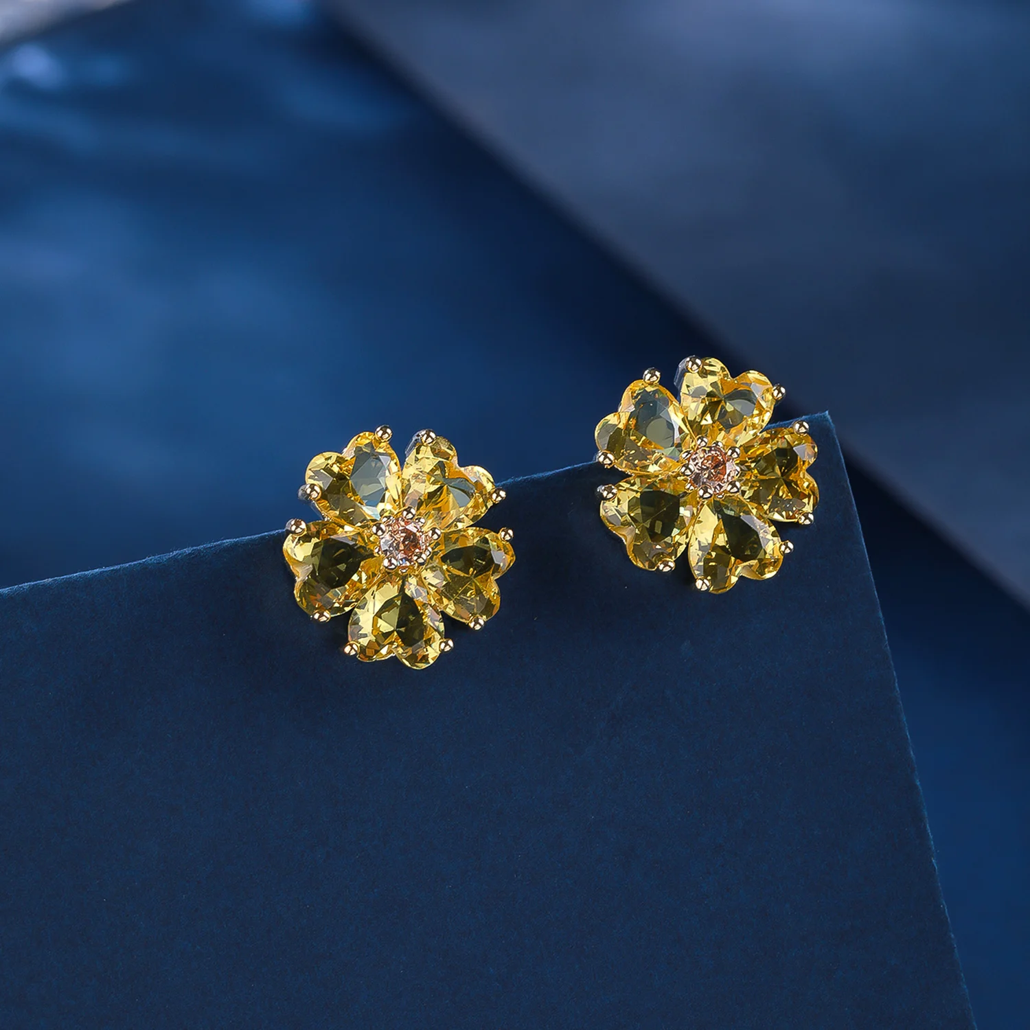 

Beautiful Crystal Zircon Love Heart Stud Earrings Women Bridal Wedding Jewelry Accessories Gift CE12053