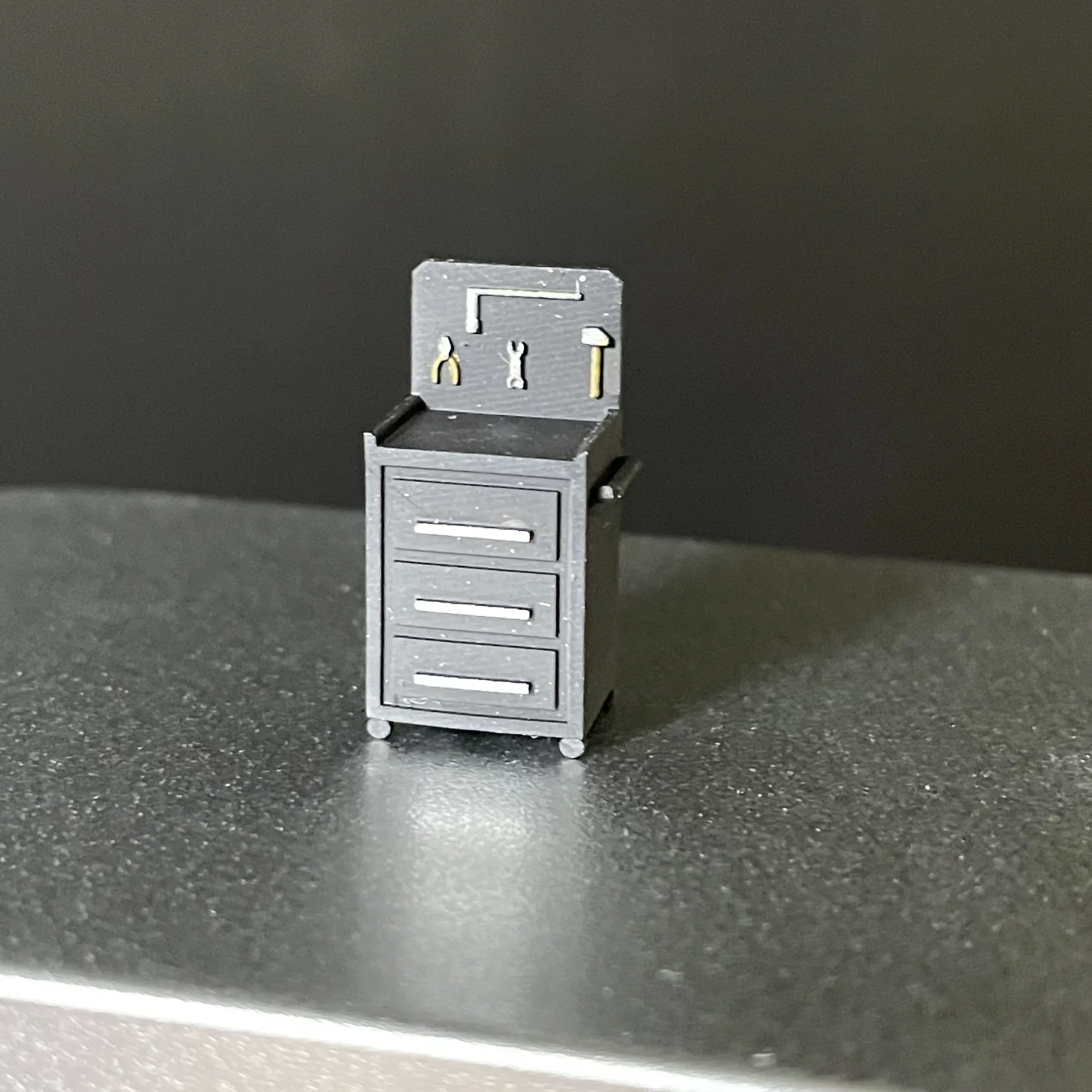 1:64 Auto Modell Garage Werkbank Set Werkzeugschrank Auto Reparatur Werkzeug Modell Szene Zubehör