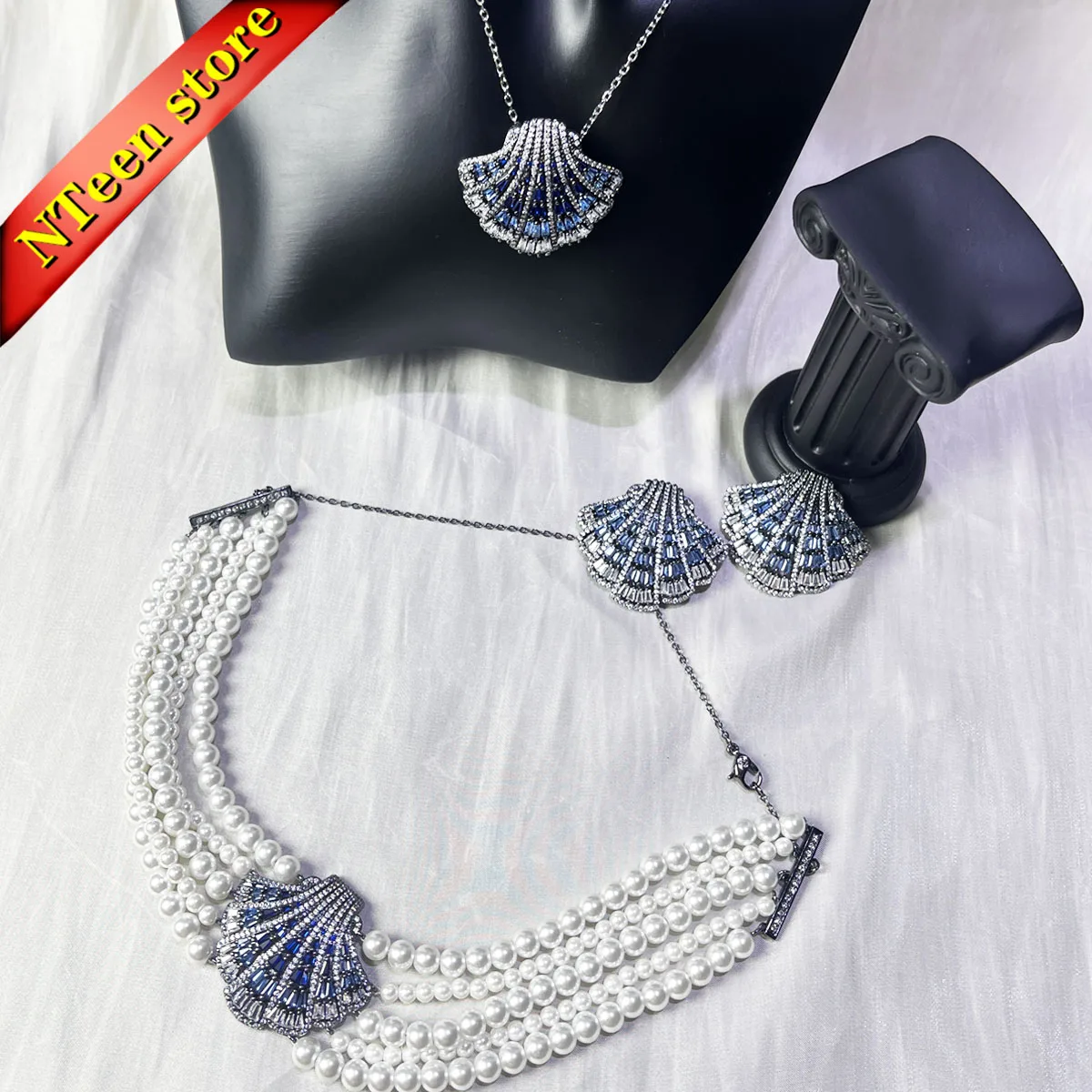 

2024 Necklace High Quality New Women's Jewelry Set Earrings Bracelet Ring Large Crystal Charm Party Gift Band Logo