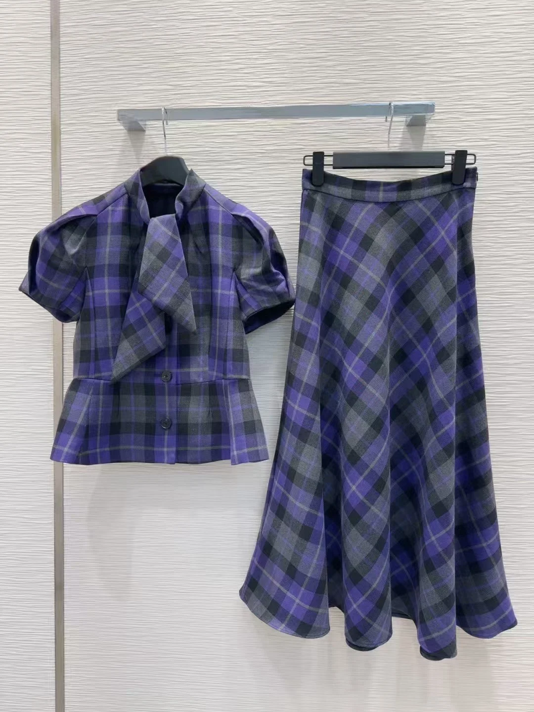 High end customized women's plaid jacket+half skirt set