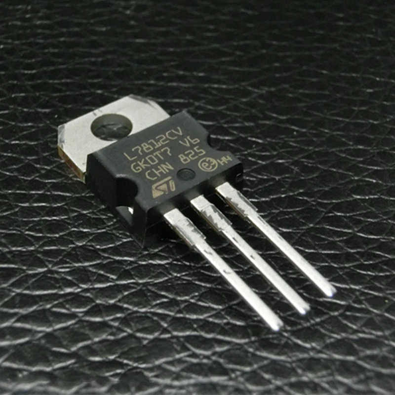 50PCS/new Original Genuine Goods L7812CV Triode 1.5A 12V Three-terminal Regulator L7812 TO-220