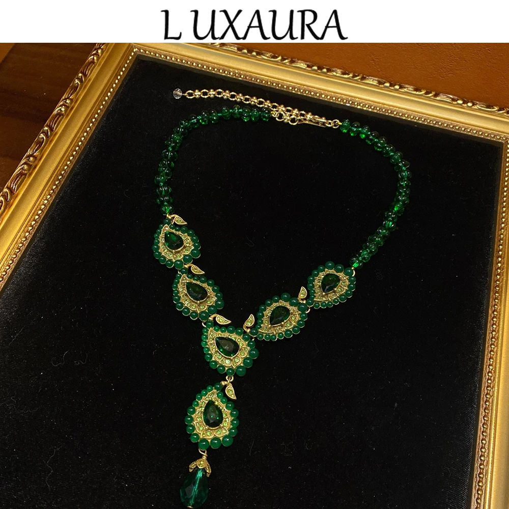 

Vintage fashion classic copper plated 18K Green rhinestone paired with bohemian women's jewelry necklace