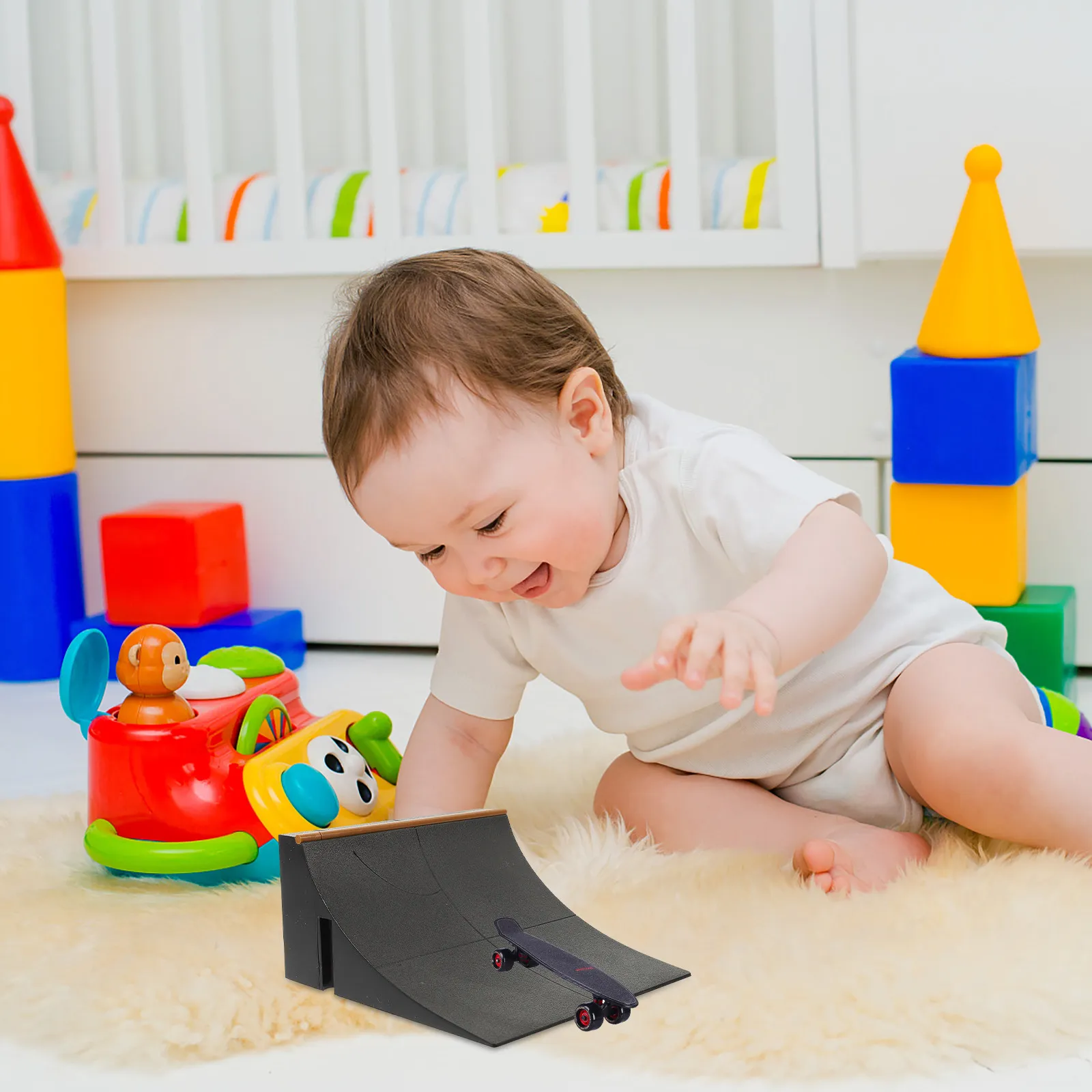 Kleines Finger-Skateboard mit Modularen Rampenteilen für Kinder Kreatives Spielen zur Verbesserung der Flexibilität und als Requisiten