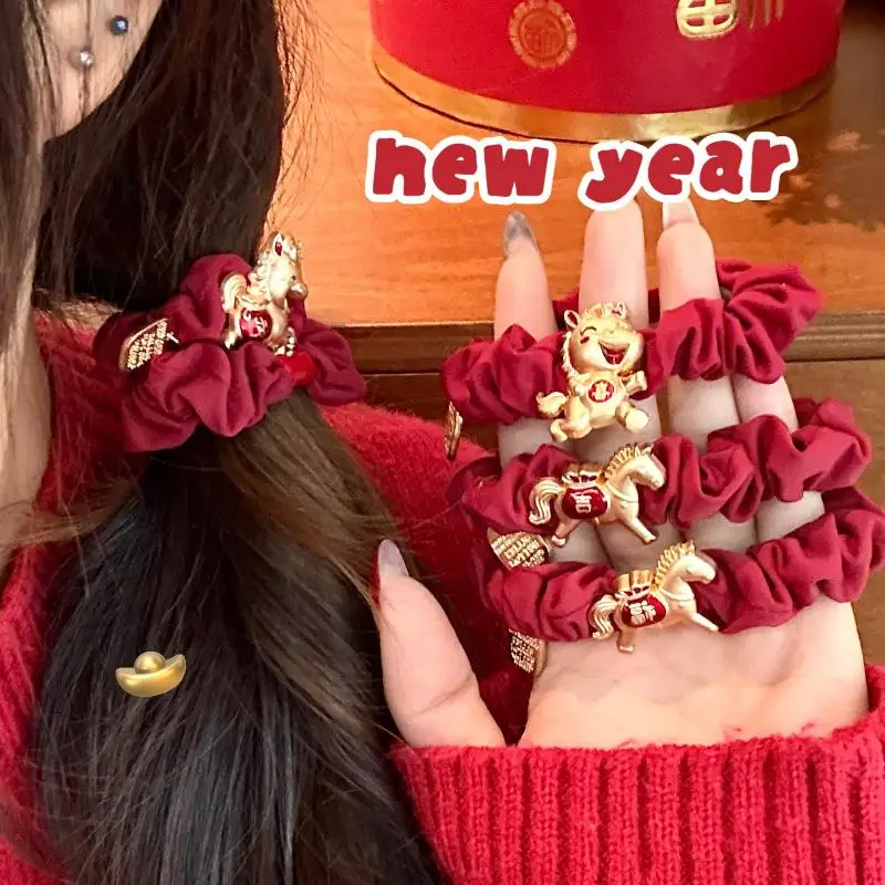 

Мультяшная резинка для волос с пони, праздничная красная резинка для волос к Году Лошади 2026, высокоэластичная для хвостиков, новогоднее украшение для волос