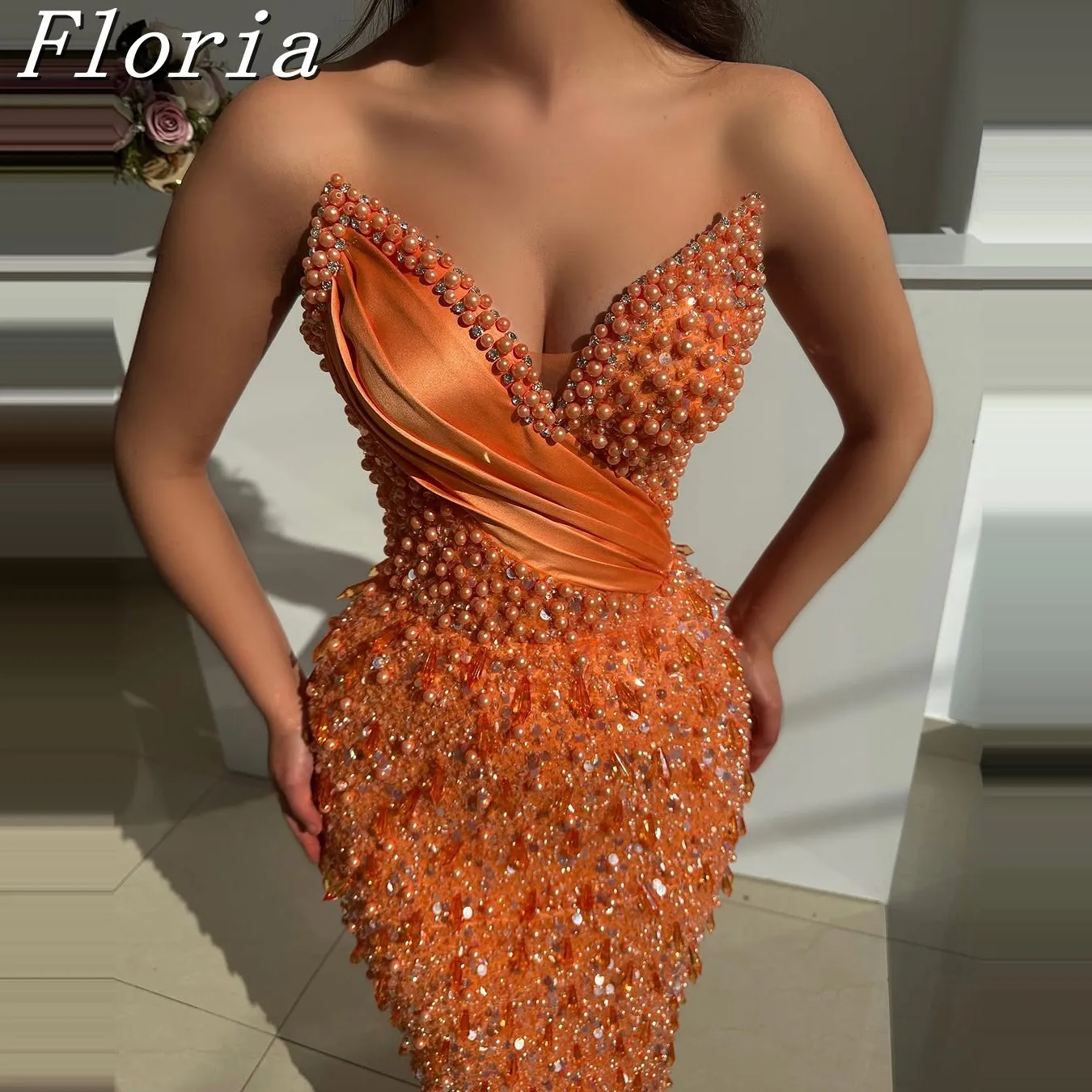 Рисунок 4 - Ярко-оранжевое вечернее платье