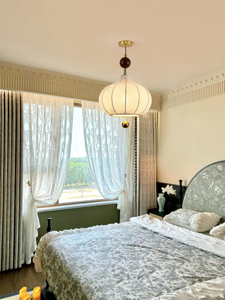 French Retro Bedroo…