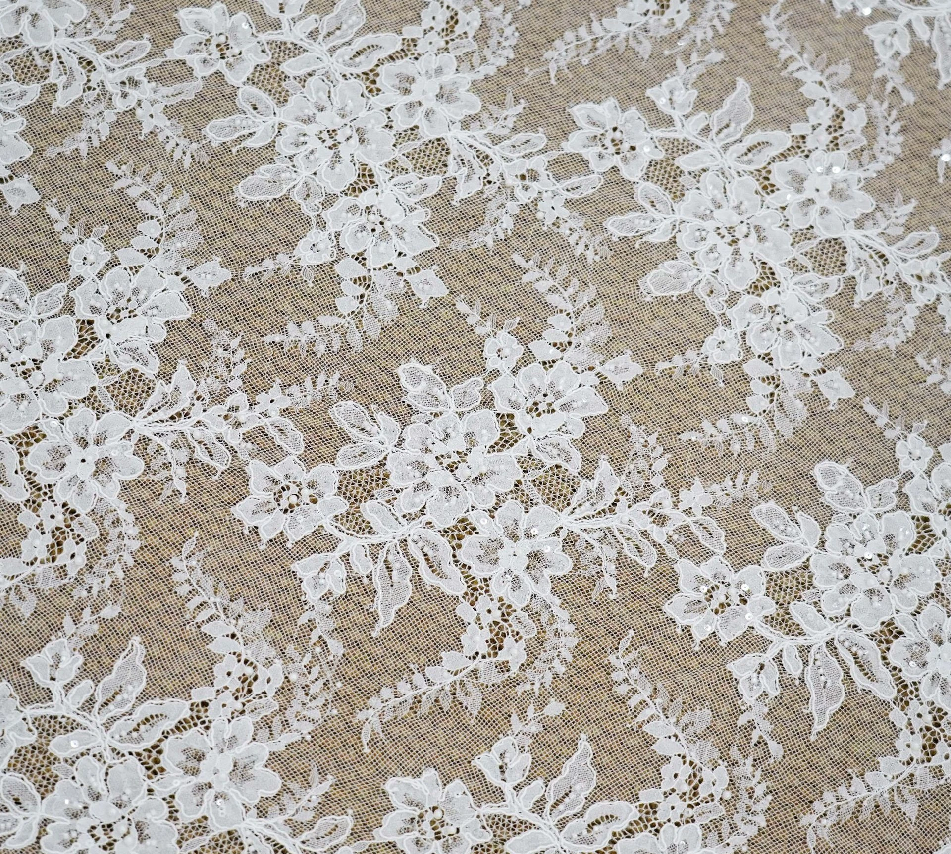 ベストセラー クラシック スパンコール刺繍 デカール ソフトレース生地 手作り ファッション ウェディングドレス 背景装飾 アクセサリー