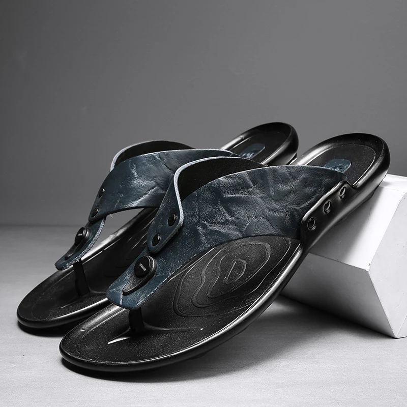 

New Summer Men Fashion Slippers Flip-Flops Beach Slippers Sandals Comfortable Shoes Non-Slip Men Shoes