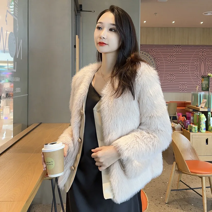 New High-end Small fragrant fur Coat For women 2026 Autumn/Winter New Imitating Fox fur Fashion Young style Short Loose Fur Top