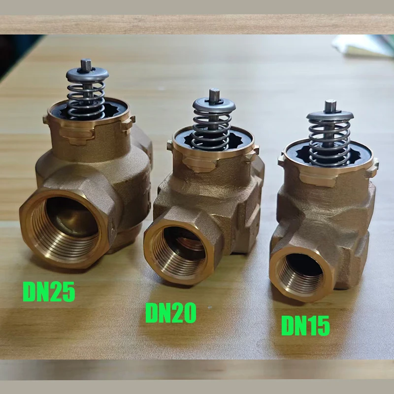 VC6013/VC4013, Two Way/Three-Way Brass Electric Globe Valve, 1/2